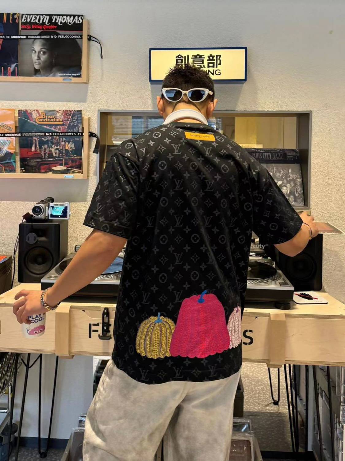 Louis Vuitton Black Embroidery Logo Premium Baggy Fit T-shirt-1