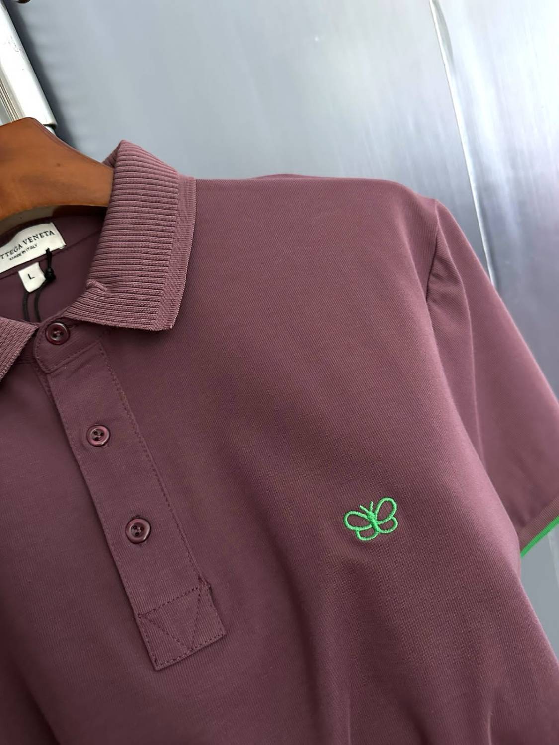 Bottega Veneta Wine Bee Emboided Premium T-shirt-2