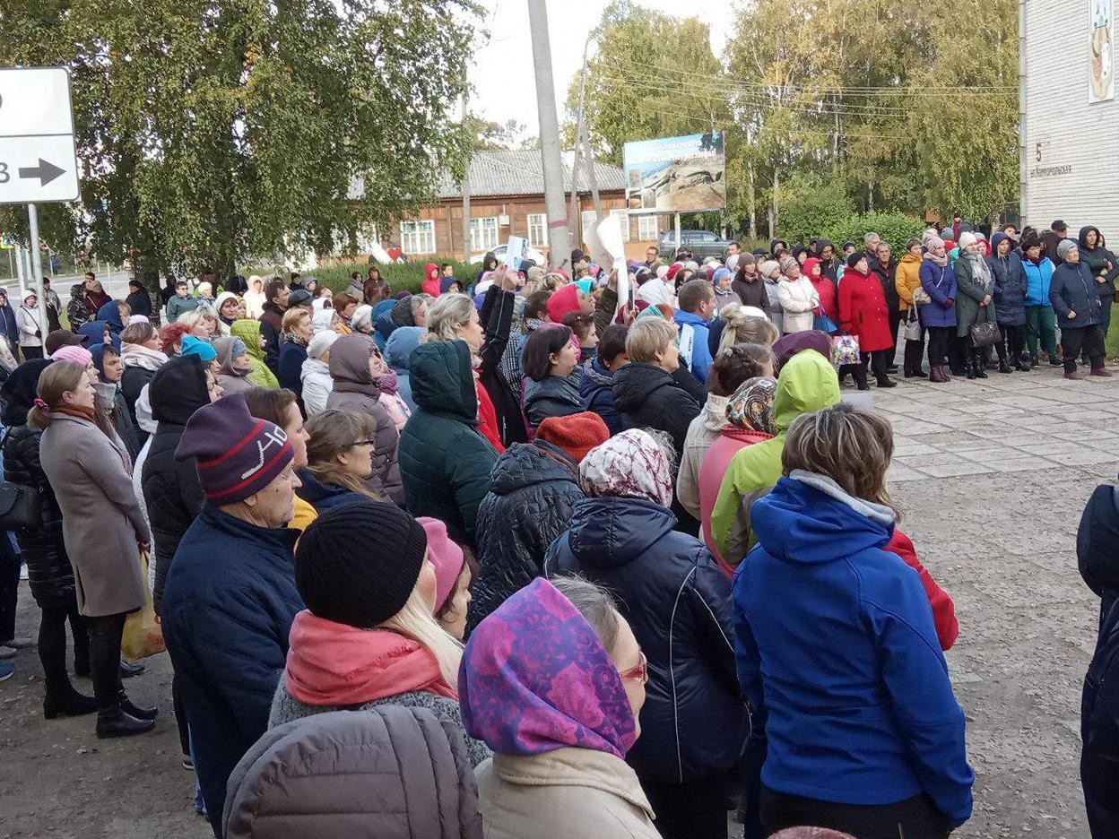 Новости пудожа. Пудож глава района. Директор школы 3 Пудож. Митинг ДК Пудож за Вшивкову. День города Пудож.