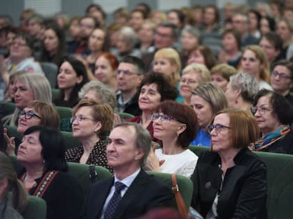 Артур Парфенчиков открыл Год педагога и наставника в Карелии