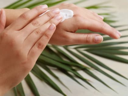 Косметолог посоветовала после каждого мытья рук пользоваться кремом