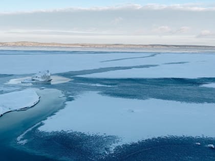 МЧС Карелии предупреждает: из-за теплой погоды выходить на лед опасно!