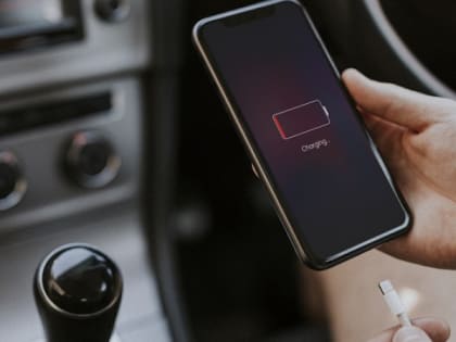 Использование смартфона во время зарядки опасно