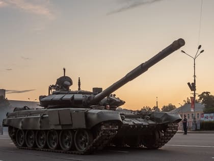 ФОТО и ВИДЕО: По Петрозаводску проехались танки и бронетехника