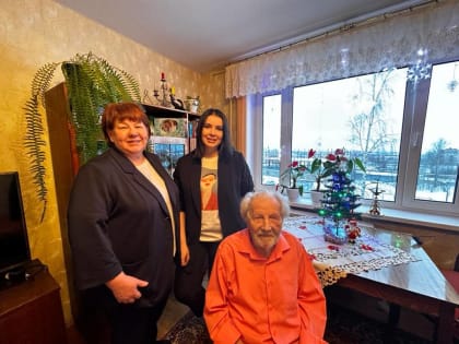 «Единая Россия» в Карелии поздравила с Новым годом ветерана Алексея Шошина
