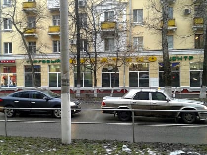 Шесть человек отравились после дезинсекции торгового центра