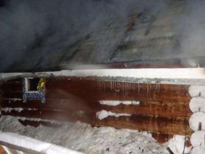 Два пожарных расчета потушили возгорание в сельской бане