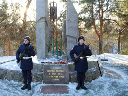 Депутаты Петросовета приняли участие в мероприятии, посвященном 34-й годовщине вывода советских войск из Афганистана
