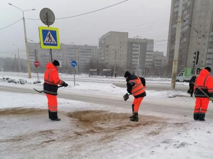 Мэр признал недостаточной подсыпку петрозаводских тротуаров