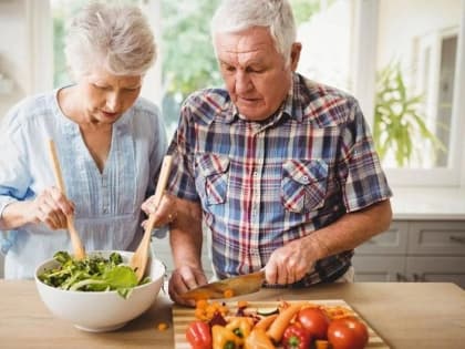 Медики советуют пожилым людям принимать пищу пять раз в день