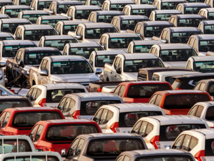 Дилеры рассказали, на сколько подорожают автомобили в России до конца года