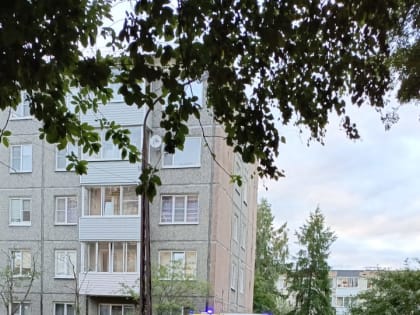 Женщина упала с балкона на 5 этаже в Петрозаводске