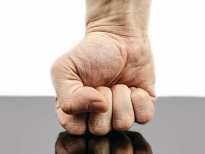 В Карелии подросток сильно избил взрослого мужчину