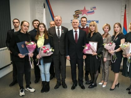 Артур Парфенчиков впервые вручил государственные награды добровольцам