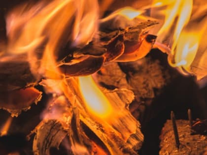 Пожар вспыхнул на турбазе в Карелии