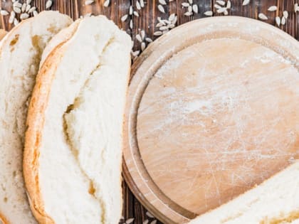 Врач рассказал об опасных последствиях употребления белого хлеба