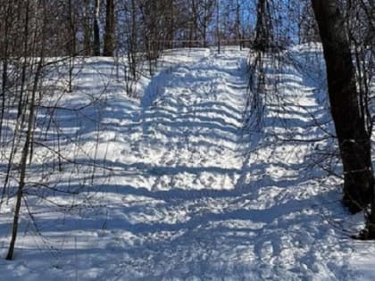 Ребенок погиб при катании с горки на ватрушке в Москве