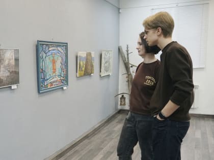 По следам древних коллег. В Детской художественной школе имени Лео Ланкинена открылась выставка «Диалог времен»