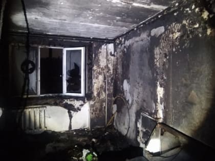 Ребенка и шестерых взрослых спасли во время пожара в Медвежьегорске