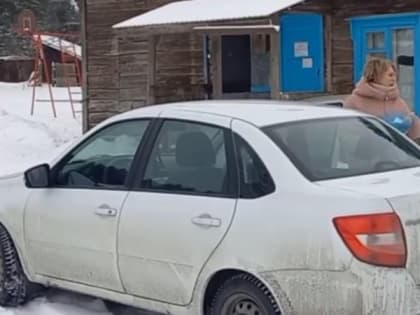 Медицинский скандал в Тиуруле: фельдшер принимала пациентов на улице
