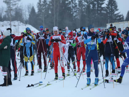 «Рождественская гонка» в Петрозаводске собрала более 200 лыжников