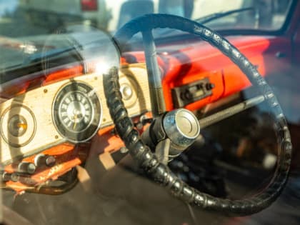 Эксперты назвали 4 главные ошибки при управлении автомобилем на «механике»