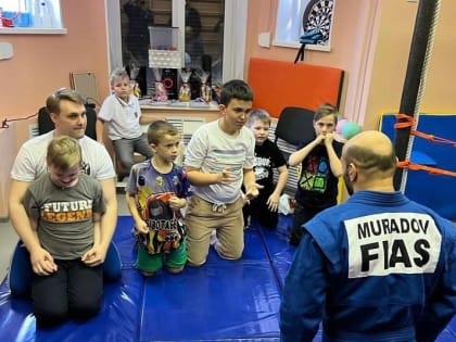 Карельские самбисты провели мастер-класс для детей с особыми потребностями здоровья