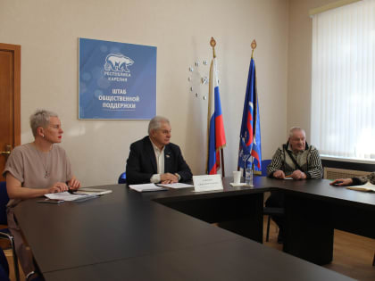 Вице-спикер Петросовета Александр Ханцевич обсудил с жителями Речной улицы актуальные вопросы благоустройства