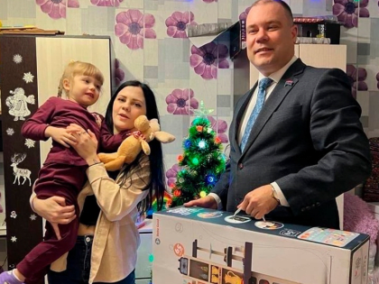 Депутат парламента Карелии помог исполнить новогоднее желание маленькой сегежанки