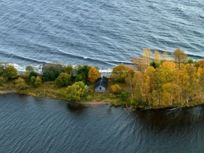 Карельский фотограф запечатлел часовню на острове Вороний