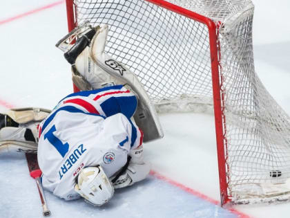 Карельские хоккеисты проиграли матч во Владивостоке