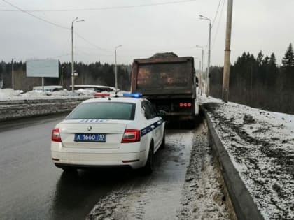 Четырех водителей грузовиков оштрафовали за нарушения