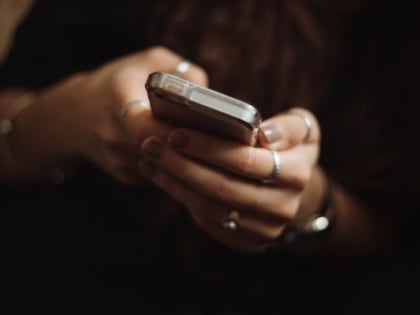 Мошенники получили доступ к счету жительницы Карелии и опустошили его