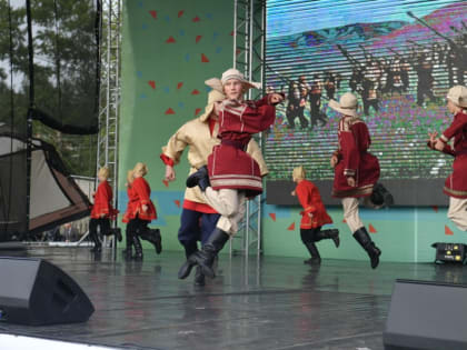 Более 9 тысяч человек посмотрели концерт на главной сцене Дня Карелии в Медгоре