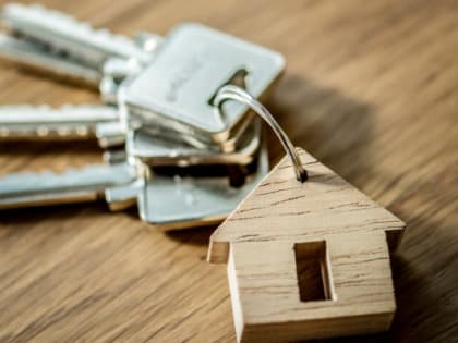 На фоне падения спроса в России продолжили дорожать квартиры