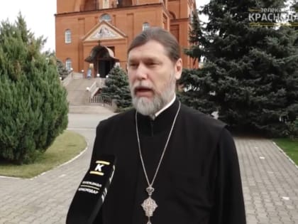 «Это культ сатаны». Школьникам разослали видео, где священник рассказывает о вреде Хеллоуина