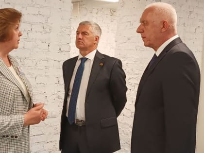 Полпред президента в СЗФО посетил фонд «Защитники Отечества»