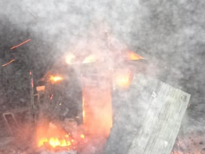 Баню в Беломорском районе тушили два пожарных расчета