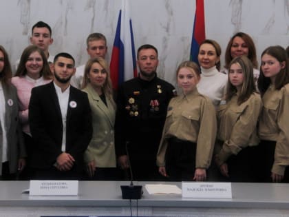 Региональный координатор партийного проекта "Единая страна - доступная среда" Надежда Дрейзис рассказала о встрече молодежи с участником спецоперации Алексеем Пряжниковым