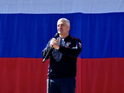 Парфенчиков и Шандалович поздравили жителей Карелии с Днем России