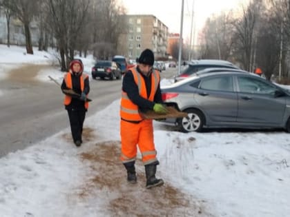 Подрядчику в Петрозаводске дали сутки, чтобы убрать лед с улиц