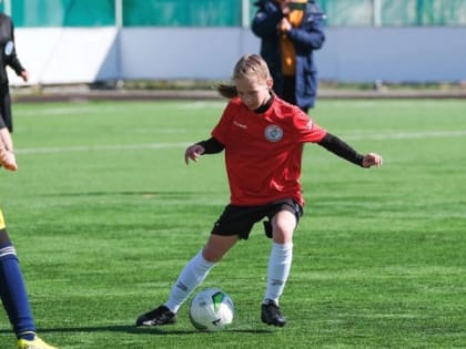 Карельские девчонки стали сильнейшими на первенстве СЗФО по футболу