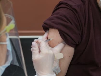 Петрозаводчанам напомнили, где сейчас можно привиться от коронавируса