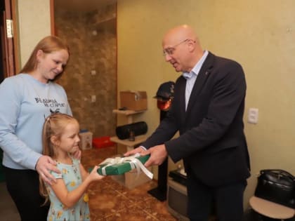 Шандалович рассказал, как помогают собрать в школу первоклассников из семей участников СВО