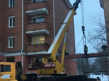 В Кондопоге демонтировали арку и восстановили фасад здания