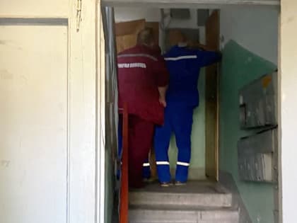 Житель Карелии ранил друга в подъезде и бросил его умирать