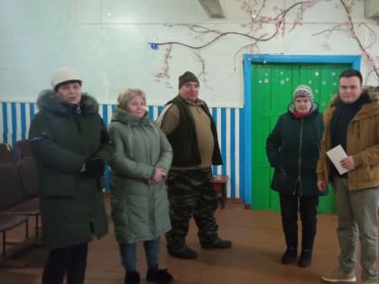Ройне Изюмов провел встречу с жителям п. Пудожгорский
