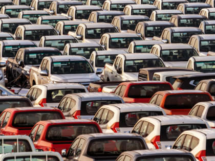 Россияне потратили рекордную сумму на покупку новых автомобилей в июне