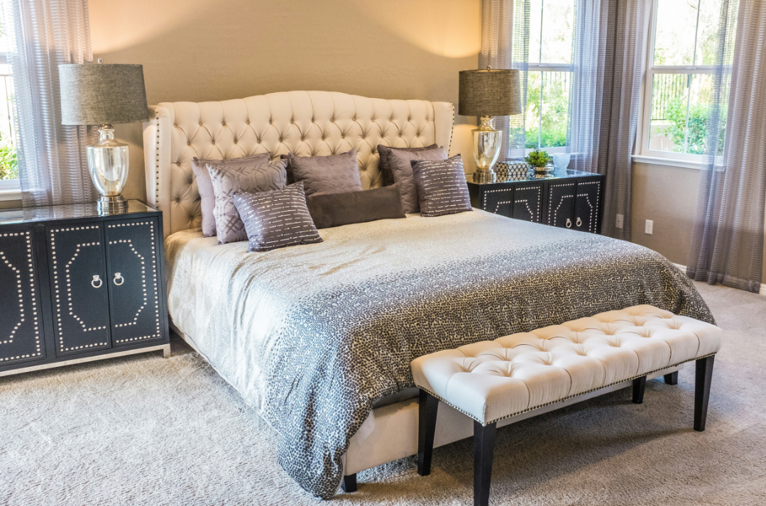 Minimal Luxury Couple Room