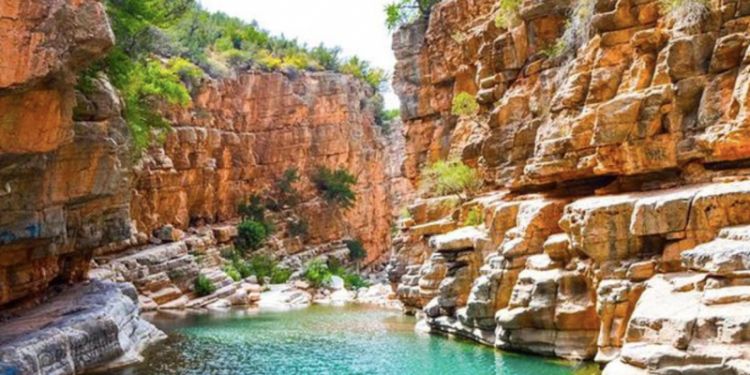 اكتشف سحر المغرب: أفضل الوجهات للتخييم والاسترخاء وسط الطبيعة الخلابة